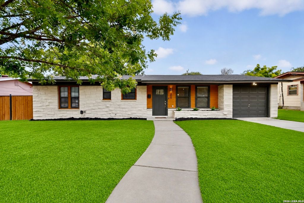 458 Maplewood Ln, San Antonio, TX 78216