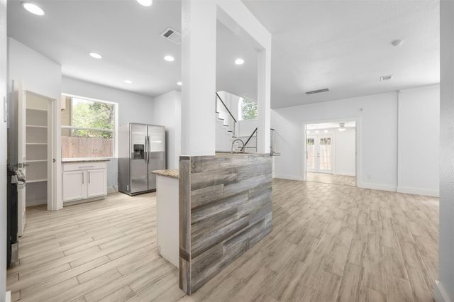 8104 Broken Branch DR, Round Rock, TX 78681
