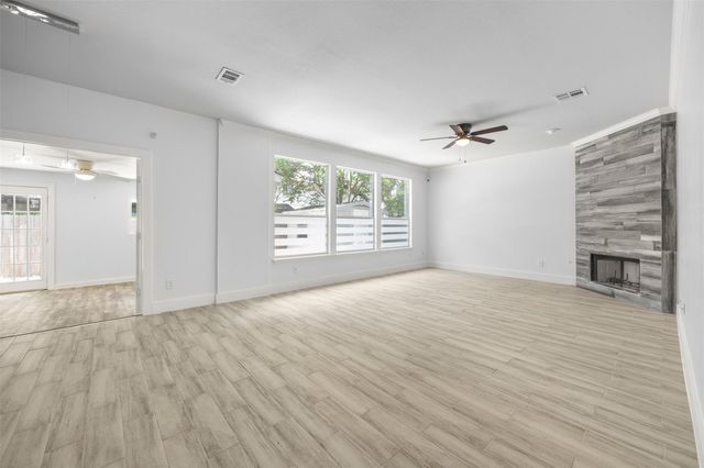 8104 Broken Branch DR, Round Rock, TX 78681