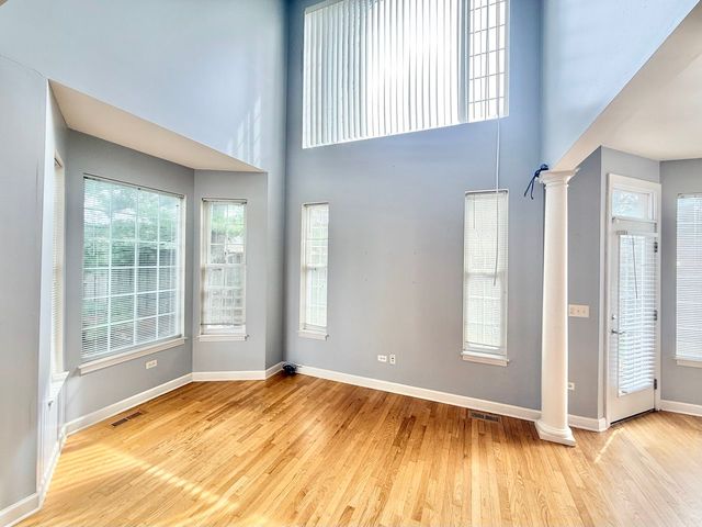 930 CASE Street 930, Naperville, IL 60563