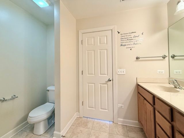 930 CASE Street 930, Naperville, IL 60563