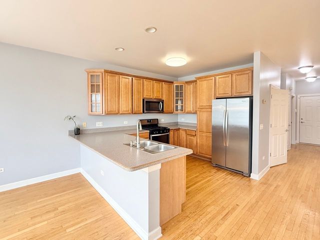 930 CASE Street 930, Naperville, IL 60563