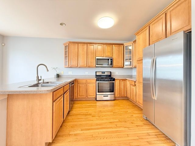 930 CASE Street 930, Naperville, IL 60563