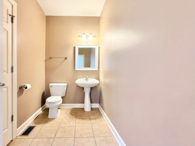930 CASE Street 930, Naperville, IL 60563