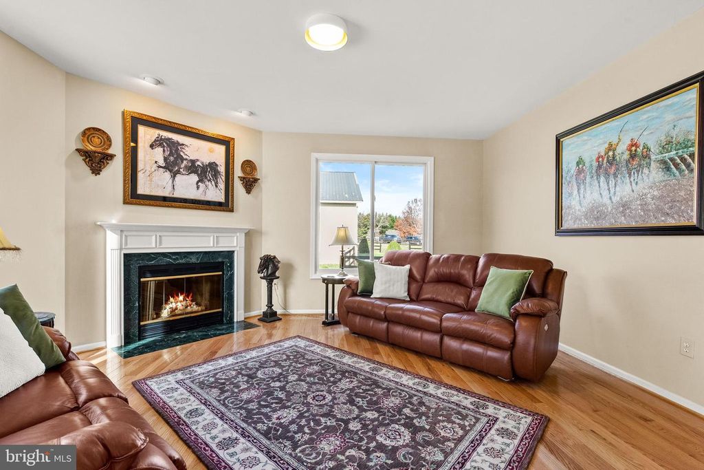 Image 31 of property listing at 38607 MILLSTONE DRIVE, Purcellville, VA 20132