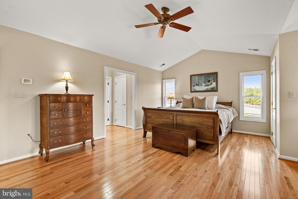 Image 38 of property listing at 38607 MILLSTONE DRIVE, Purcellville, VA 20132