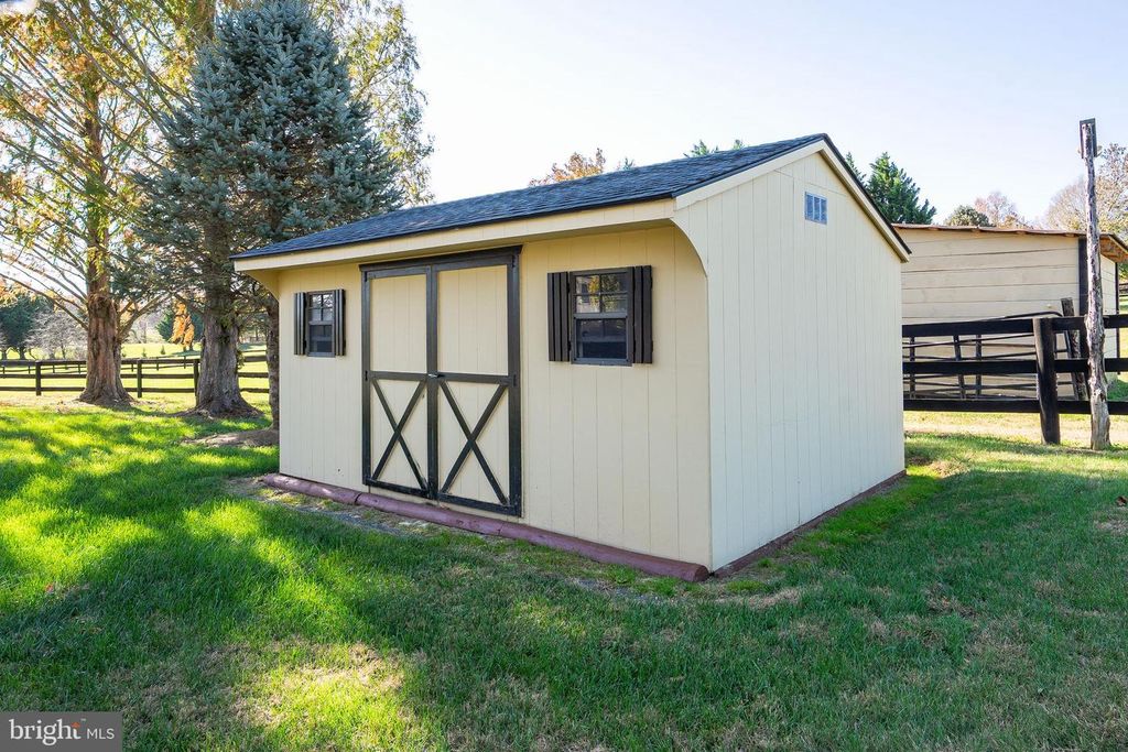 Image 79 of property listing at 38607 MILLSTONE DRIVE, Purcellville, VA 20132