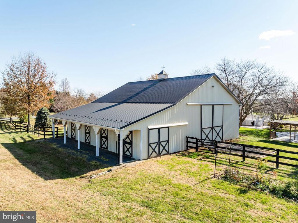 Image 82 of property listing at 38607 MILLSTONE DRIVE, Purcellville, VA 20132