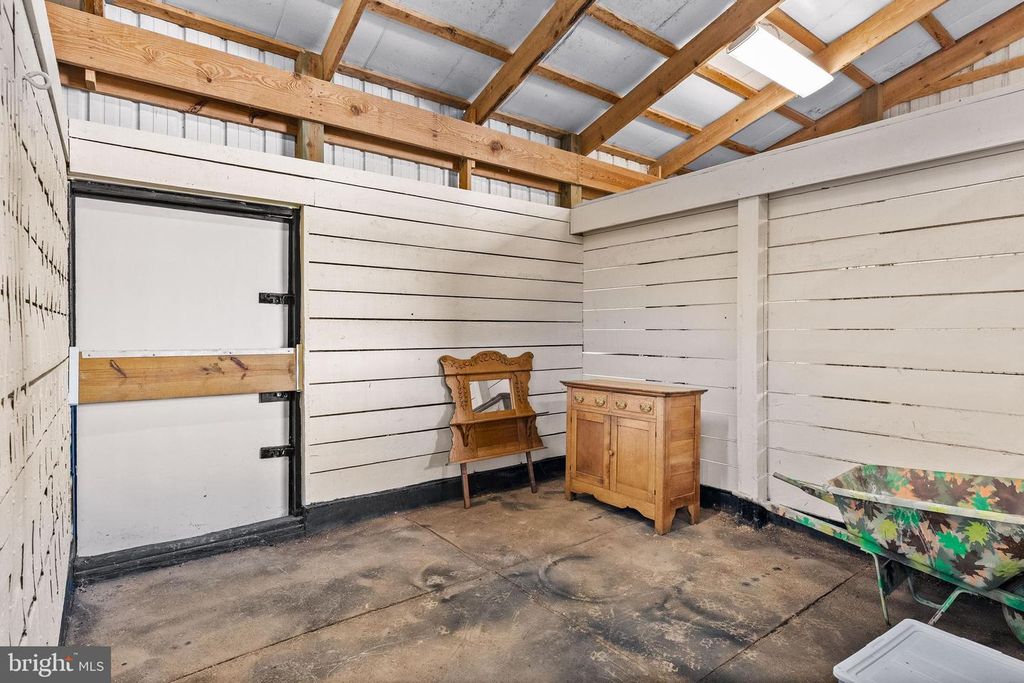 Image 91 of property listing at 38607 MILLSTONE DRIVE, Purcellville, VA 20132