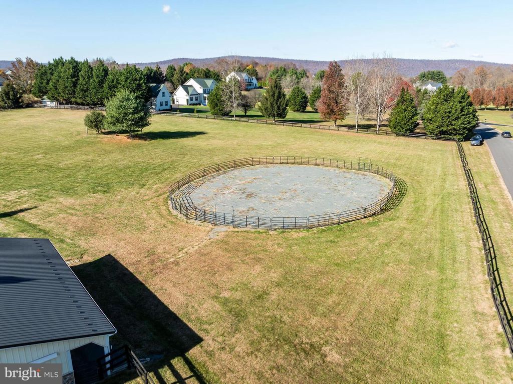 Image 95 of property listing at 38607 MILLSTONE DRIVE, Purcellville, VA 20132