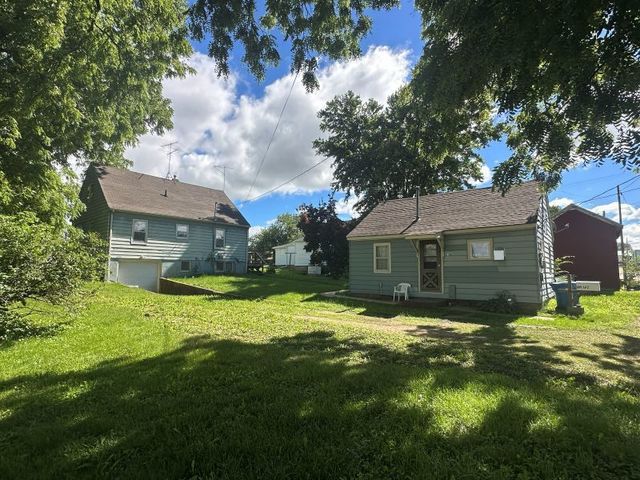 809 11th Street, De Witt, IA 52472