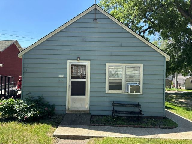 809 11th Street, De Witt, IA 52472