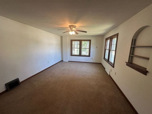 809 11th Street, De Witt, IA 52472