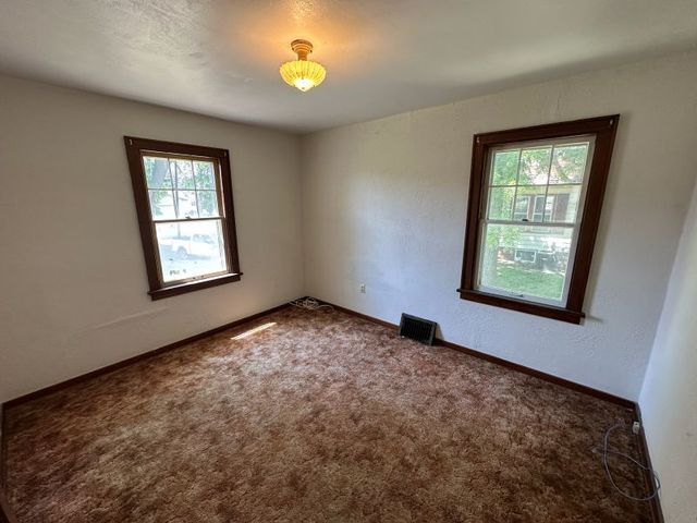809 11th Street, De Witt, IA 52472