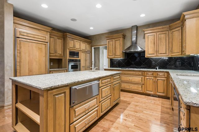 1427 N 133 Street, Omaha, NE 68154