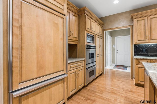 1427 N 133 Street, Omaha, NE 68154