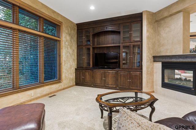 1427 N 133 Street, Omaha, NE 68154