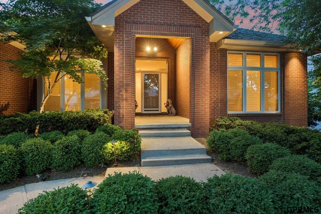 1427 N 133 Street, Omaha, NE 68154