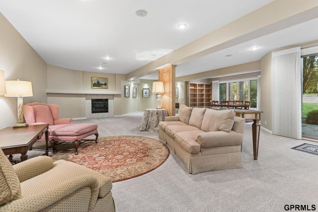 1427 N 133 Street, Omaha, NE 68154