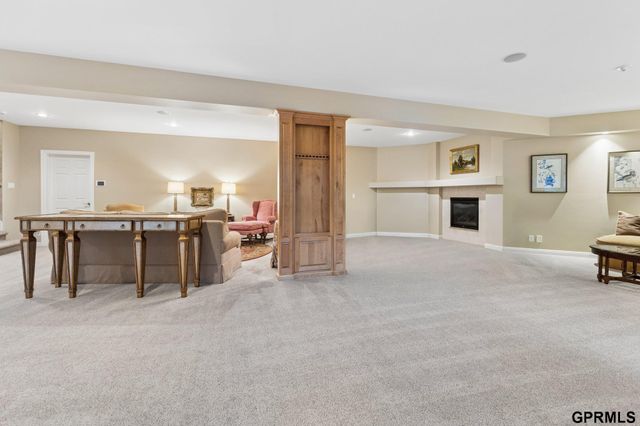 1427 N 133 Street, Omaha, NE 68154