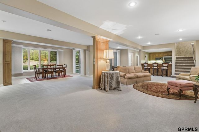 1427 N 133 Street, Omaha, NE 68154