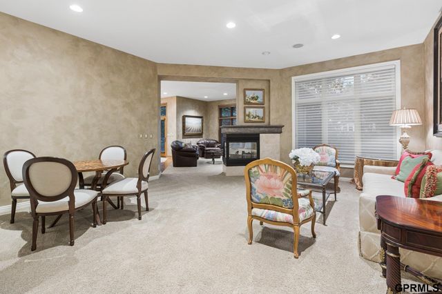 1427 N 133 Street, Omaha, NE 68154