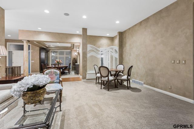 1427 N 133 Street, Omaha, NE 68154