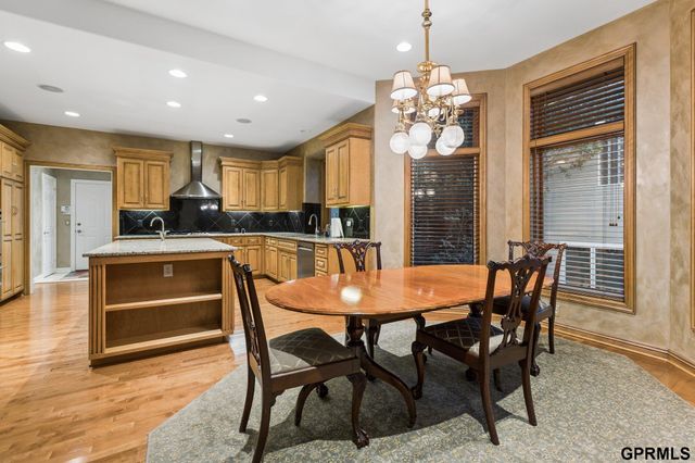 1427 N 133 Street, Omaha, NE 68154