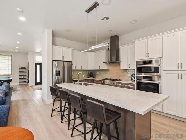 5150 Frost Ave., Carlsbad, CA 92008