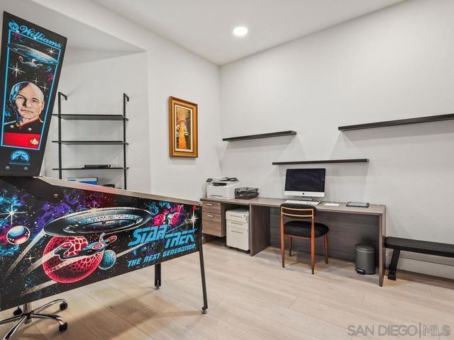 5150 Frost Ave., Carlsbad, CA 92008
