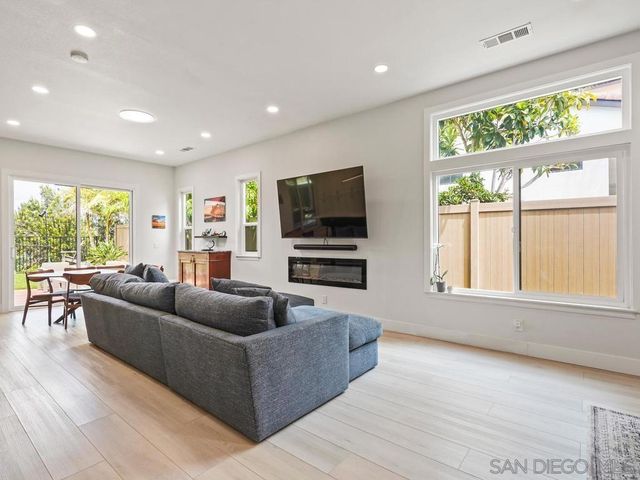 5150 Frost Ave., Carlsbad, CA 92008