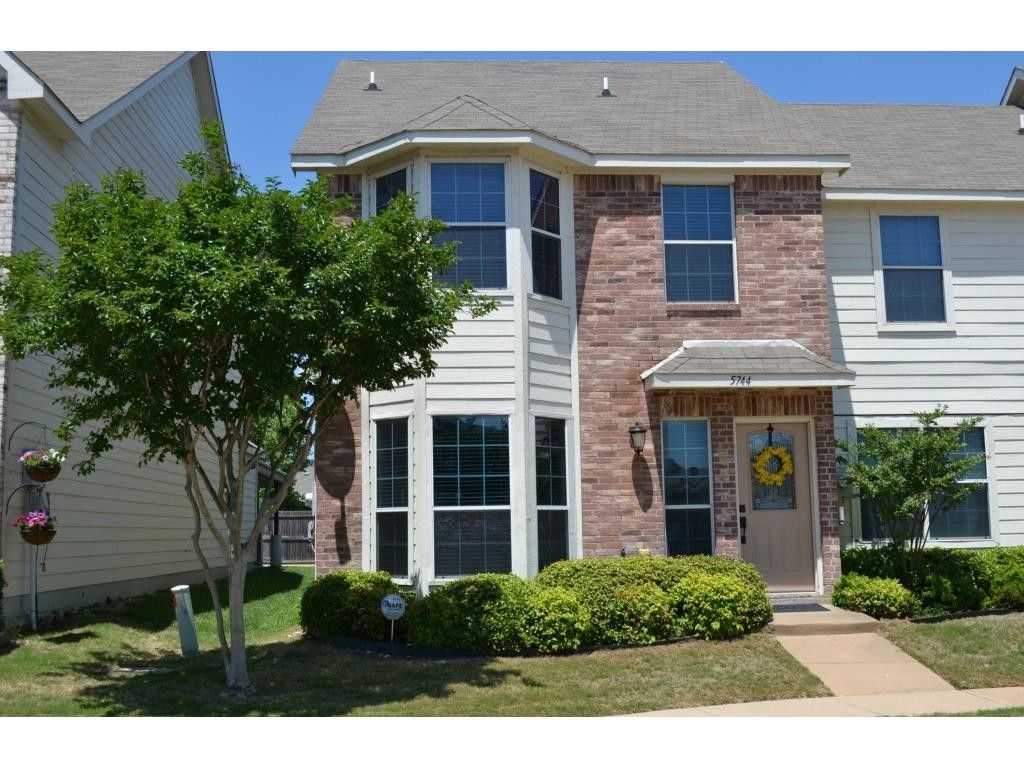 5744 Giddyup Lane, Fort Worth, TX 76179