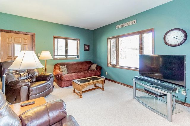 1002 MILL STREET, New London, WI 54961