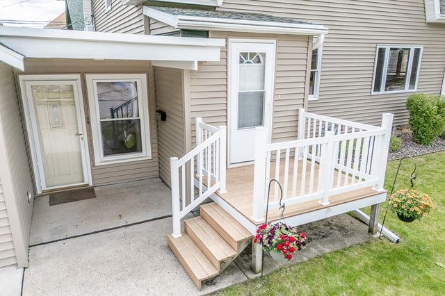 1002 MILL STREET, New London, WI 54961