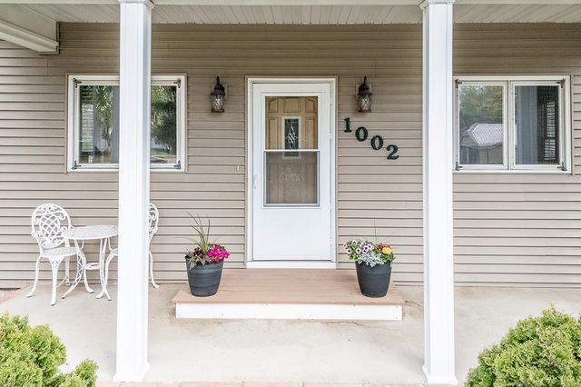 1002 MILL STREET, New London, WI 54961