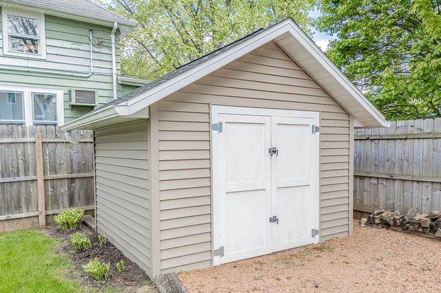 1002 MILL STREET, New London, WI 54961