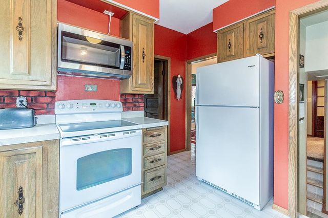1002 MILL STREET, New London, WI 54961