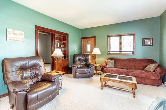 1002 MILL STREET, New London, WI 54961