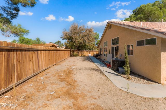 37141 Golden Oak Drive, Palmdale, CA 93552