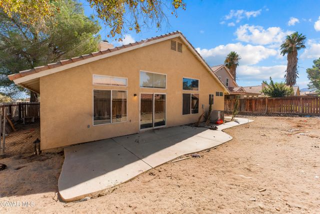 37141 Golden Oak Drive, Palmdale, CA 93552