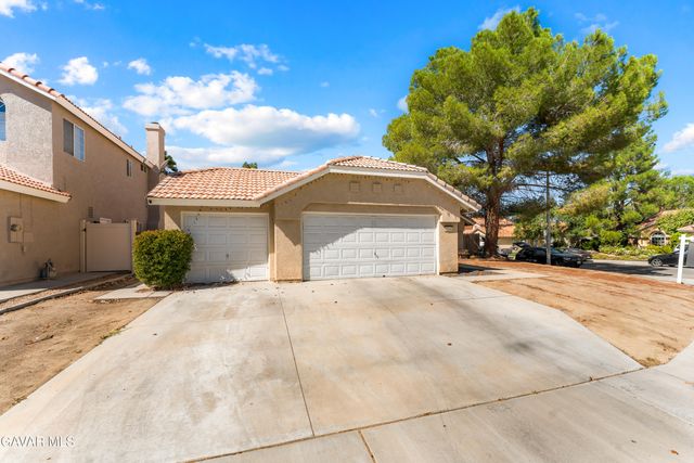 37141 Golden Oak Drive, Palmdale, CA 93552