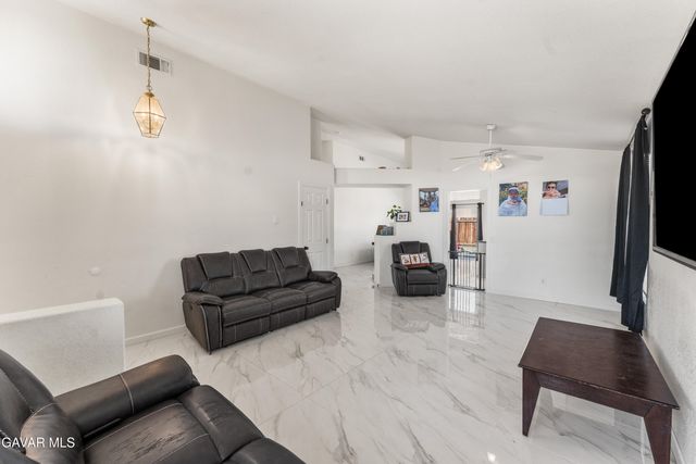 37141 Golden Oak Drive, Palmdale, CA 93552
