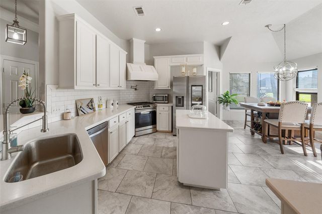 181 Wyndemere Drive, Montgomery, TX 77356