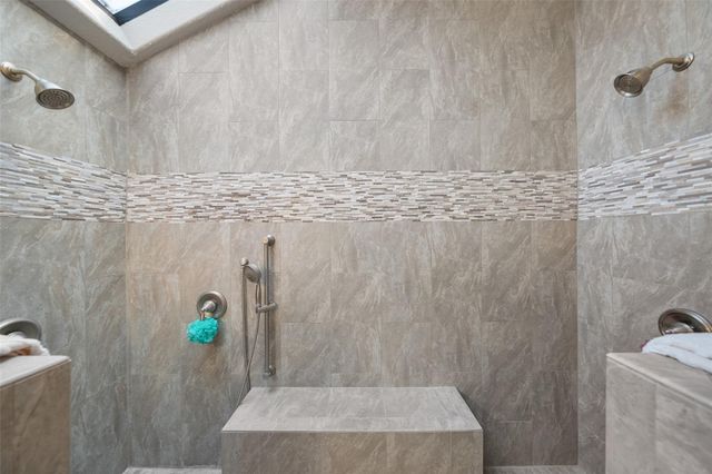 181 Wyndemere Drive, Montgomery, TX 77356