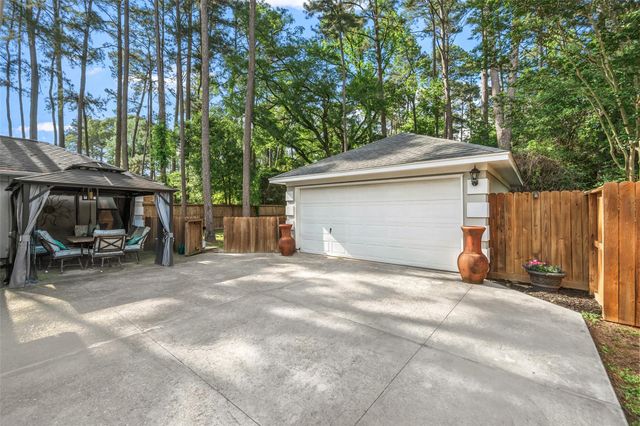 181 Wyndemere Drive, Montgomery, TX 77356