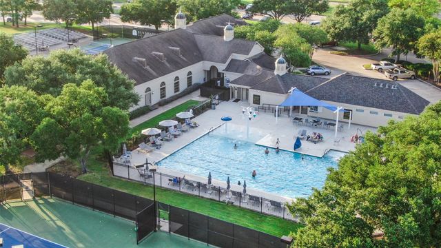 181 Wyndemere Drive, Montgomery, TX 77356