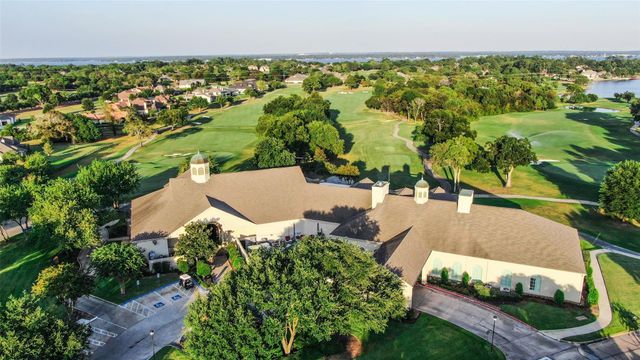 181 Wyndemere Drive, Montgomery, TX 77356