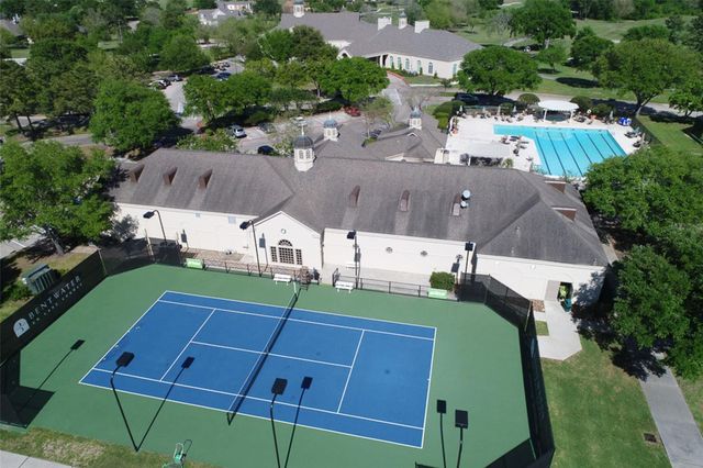 181 Wyndemere Drive, Montgomery, TX 77356