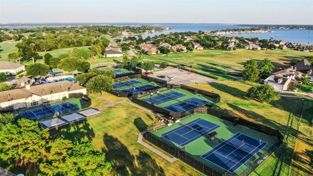 181 Wyndemere Drive, Montgomery, TX 77356