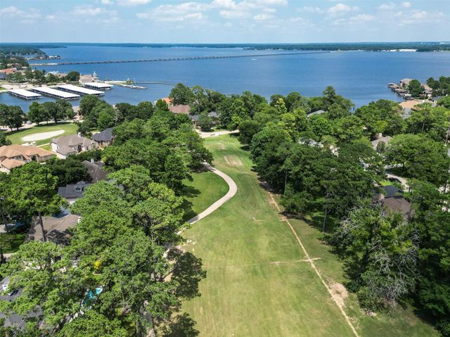 181 Wyndemere Drive, Montgomery, TX 77356